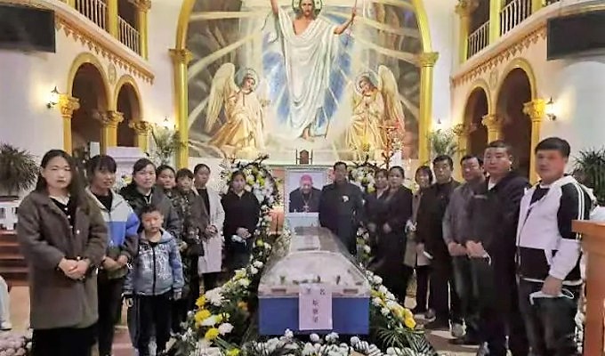Fieles católicos chinos se vuelcan en el adiós a Mons. Stefano Yang Xiangtai