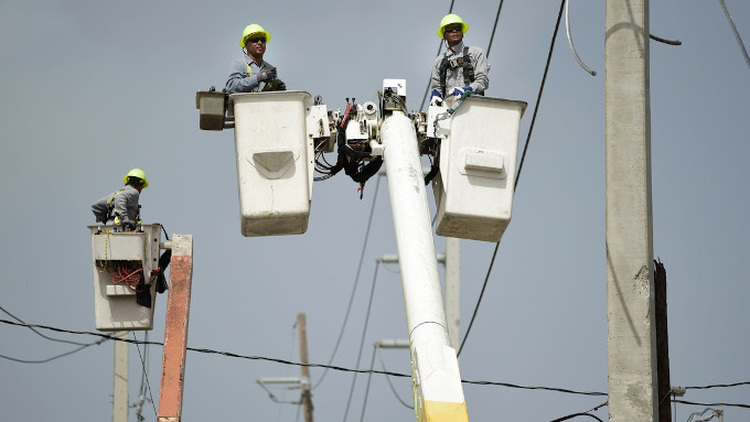 Los obispos de Puerto Rico denuncian el lamentable estado del servicio elctrico en su pas