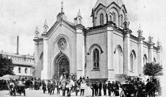 Fieles católicos de Moscú se rebelan contra la venta del principal templo católico de la capital rusa