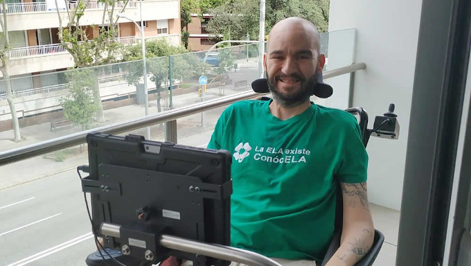 Una trabajadora social le ofrece la eutanasia a Jordi Sabaté, enfermo de ELA