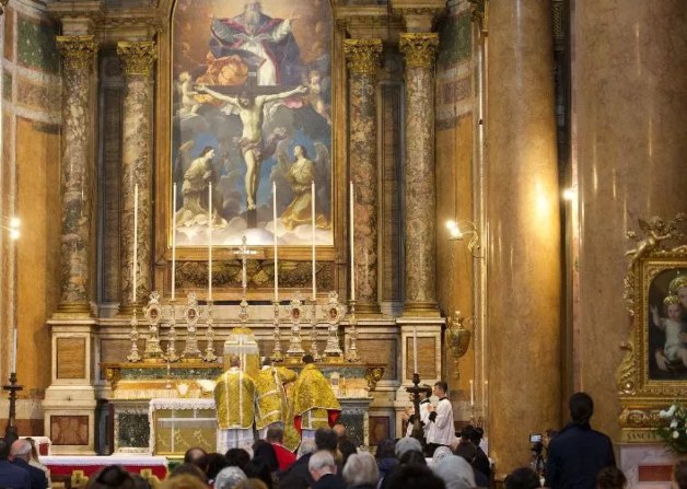 El Cardenal Vicario de la diócesis de Roma prohíbe celebrar el Triduo Pascual según el Misal de 1962