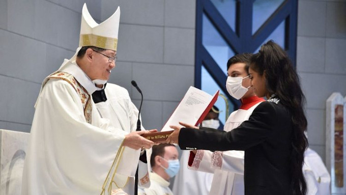 El cardenal Tagle consagra la Catedral de Nuestra Seora de Arabia en Barin