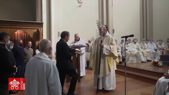 Seis familias inauguran la «Aldea de Francisco» en una antigua abada trapense francesa