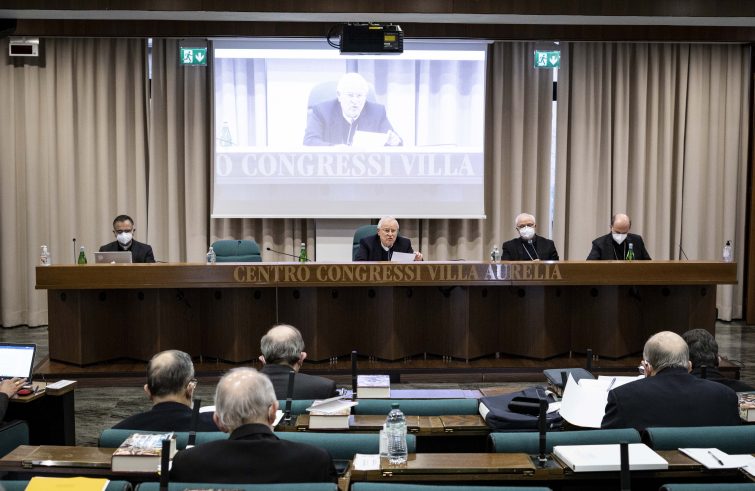 Cardenal Bassetti: «es preocupante la iniciativa del referéndum que pretende liberalizar el homicidio consentido» Cardenal Bassetti: «es preocupante la iniciativa del referéndum que pretende liberalizar el homicidio consentido»