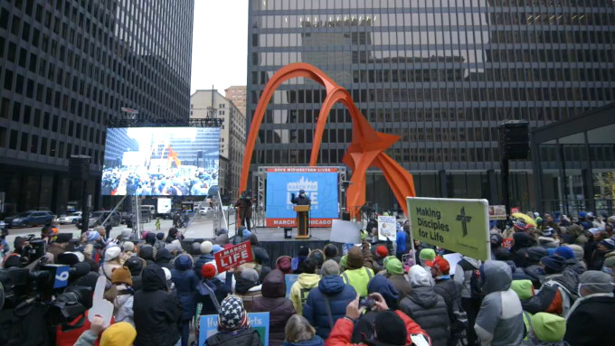 Gritos y abucheos contra el cardenal Cupich en la Marcha por la Vida en Chicago