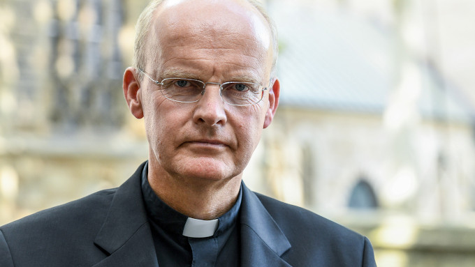 Mons. Overbeck: Si esto continua, la estructura sacramental de nuestra Iglesia se derrumbar: ya est bajo una amenaza real