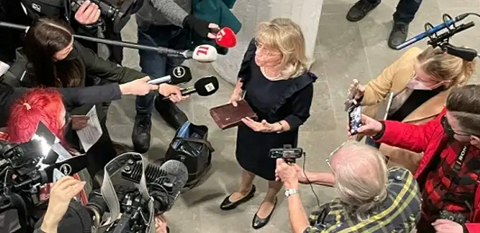 Ex ministra de Finlandia podra ir a prisin por tuitear frase de la Biblia sobre la homosexualidad