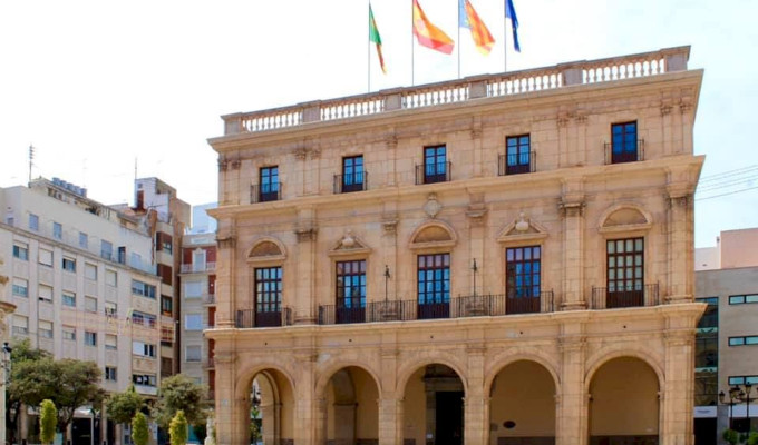 Abogados Cristianos pide la retirada de libros de temática LGTBI de los colegios públicos de Castellón