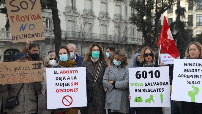 El Congreso aprueba la ley que penaliza con crcel a los provida que hagan su labor cerca de abortorios