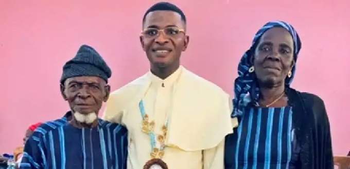 Converso del islam es ordenado sacerdote católico en Nigeria