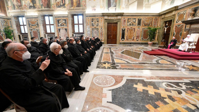 Francisco pregunta si se ha preparado al laicado para el da en que apenas haya sacerdotes y religiosos por falta de vocaciones