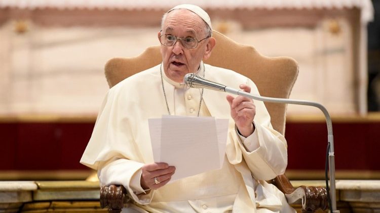 El Papa reza y pide a dos mil estudiantes de Miln que recen por los nios ucranianos que viven bajo las bombas