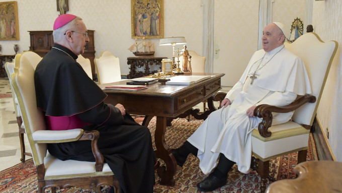 El Papa dice al presidente de la Conferencia Episcopal de Polonia que se distancia de la Asamblea Sinodal alemana