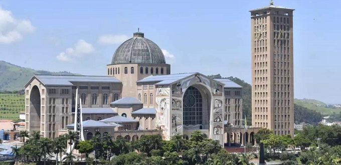 Santuario Nacional de Aparecida inaugura fachada de mosaicos con extractos de la Biblia