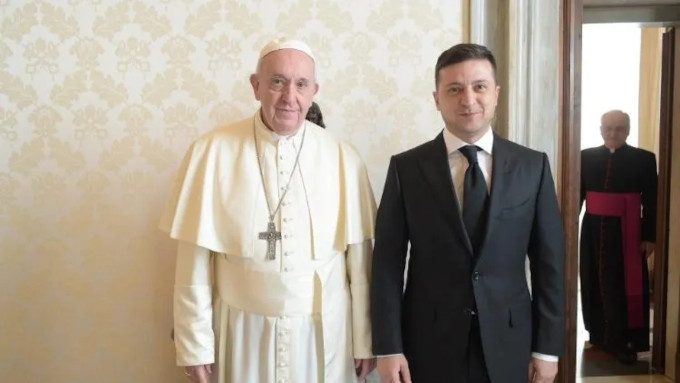 Zelensky asegura que el Papa le ha dicho que comprende que quieran defenderse de la invasin rusa