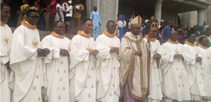 Obispo nigeriano recuerda a los fieles el mandato misionero de Cristo