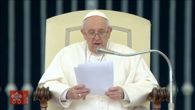 El Papa a los fieles ancianos: «La práctica de la fe no es el símbolo de nuestra debilidad, sino más bien el signo de su fuerza»