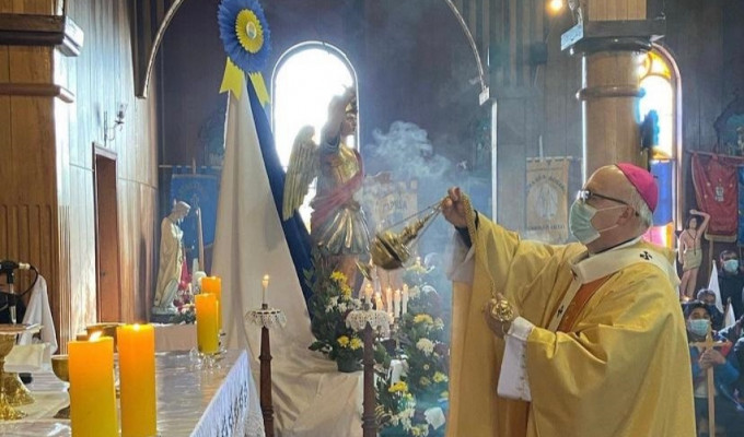 Mons. Fernando Ramos ofici la Misa en la Fiesta de los Indios Caciques que se celebra desde 1710
