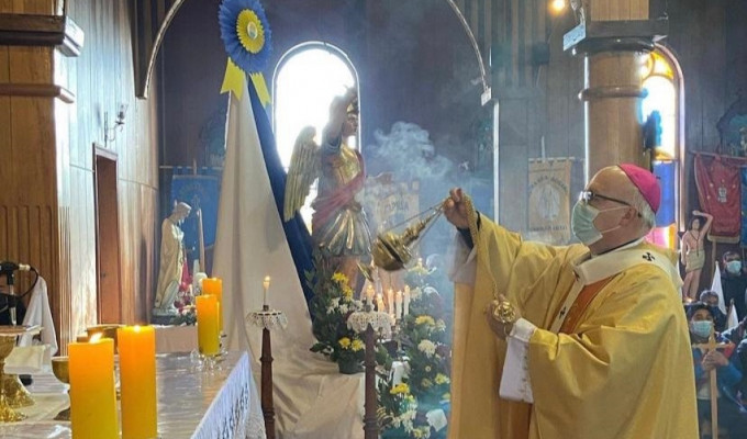 Mons. Fernando Ramos ofici la Misa en la Fiesta de los Indios Caciques que se celebra desde 1710