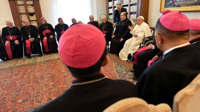 El Papa asegura a obispos brasileños que no tiene la menor intención de renunciar