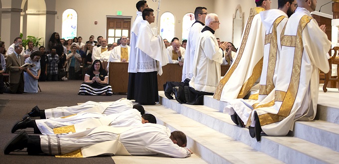 Dicesis de Linz: Ataque al sacerdocio sacramental por un exgeta catlico