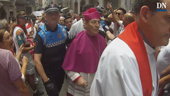 Radicales revientan la procesión de San Fermín