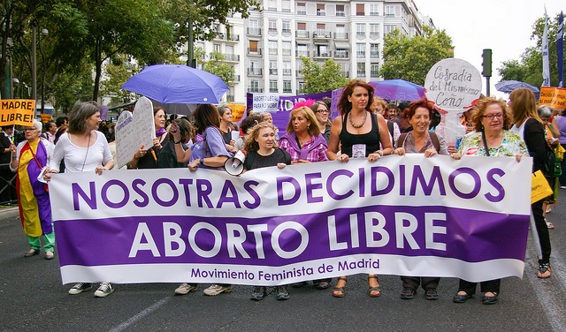 Siete de cada diez españoles apoyan la legalización del aborto