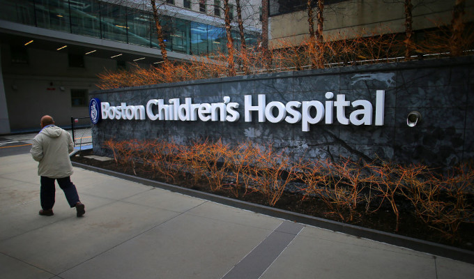 Denuncian las horribles intervenciones de un hospital infantil de Boston para cambiar el sexo a menores
