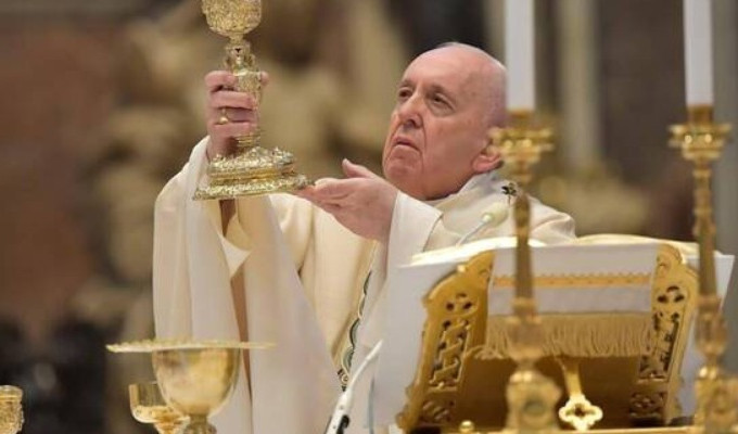 Cuatro obispos, sacerdotes y seglares señalan un error doctrinal en «Desiderio desideravi» sobre la recepción de la Eucaristía