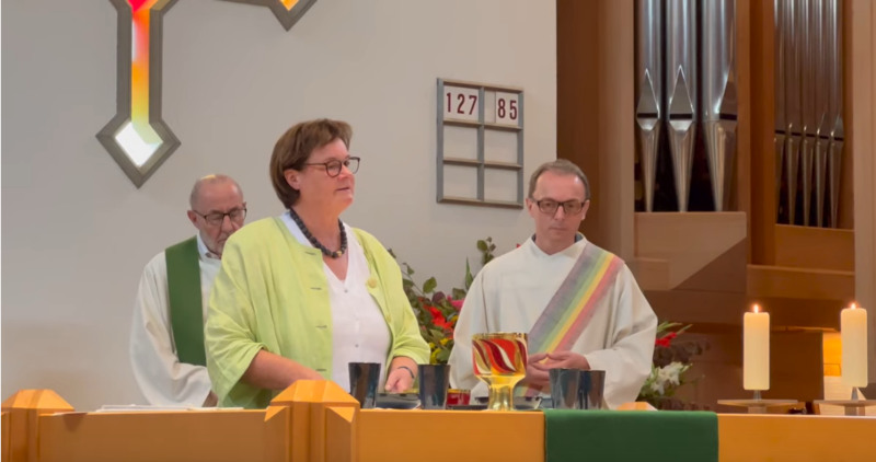 El obispo de Chur abre investigación canónica para aclarar la «concelebración» eucarística de una mujer