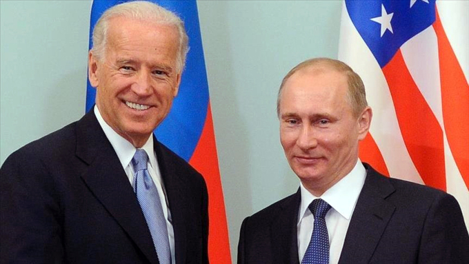 Rusia se muestra dispuesta a que el Papa medie entre Macron, Biden y Putin para acabar con la guerra en Ucrania