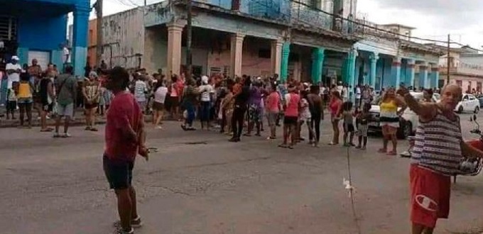 El pueblo cubano vuelve a las calles a protestar, mientras el gobierno reacciona con violencia