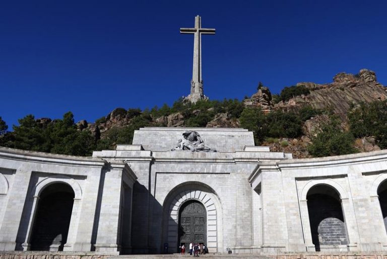 El valle al descubierto: los secretos ocultados de la Abada de la Santa Cruz del Valle de los Cados