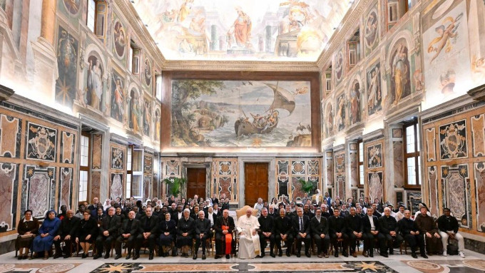 El Papa dice que la vida consagrada no puede dejarse desanimar por la falta de vocaciones o por el envejecimiento