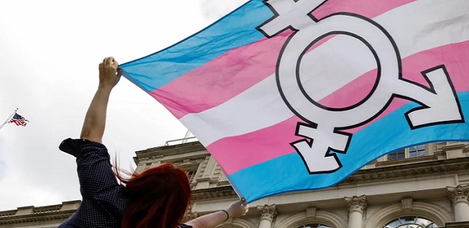 La archidiócesis de Denver defiende sus directrices sobre los estudiantes transgénero