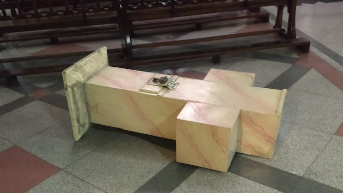 Roban y causan destrozos en la Basílica Nuestra Señora de La Piedad en Buenos Aires