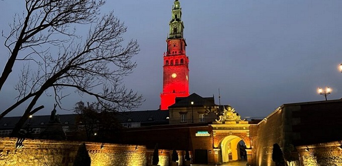 En solidaridad con los cristianos perseguidos varios cientos de edificios se iluminaron de rojo en distintos pases del mundo