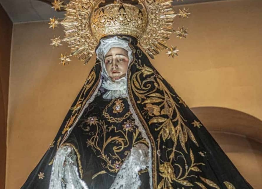 La reparacin de un manto de la Virgen da ocasin para recoger el testigo de fe de los mrtires de Lrida