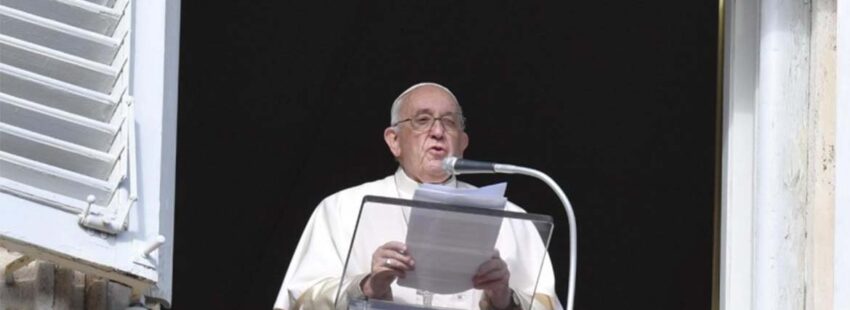 Primer Angelus 2023: Francisco reza por Benedicto XVI, «fiel servidor del Evangelio y de la Iglesia»