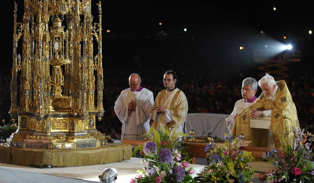 Lombardi resume el Pontificado de Benedicto XVI con la imagen de Cuatro Vientos tras la tormenta