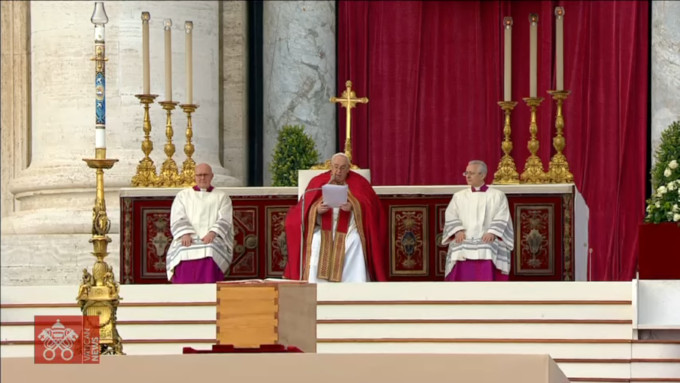 Francisco: Benedicto, fiel amigo del Esposo, que tu gozo sea perfecto al or definitivamente y para siempre su voz