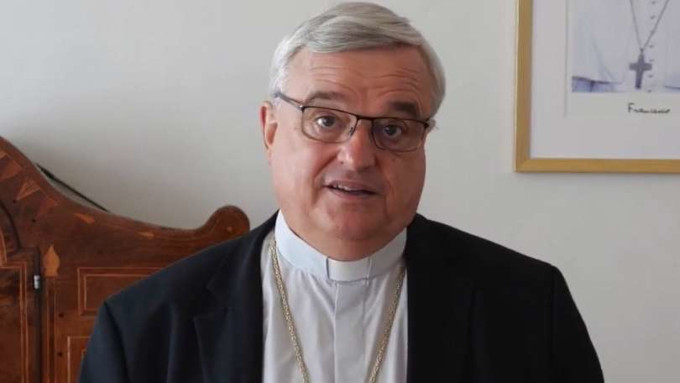 Obispo de Espira dice inspirarse en las palabras de Francisco para permitir la bendición de adúlteros y parejas homosexuales