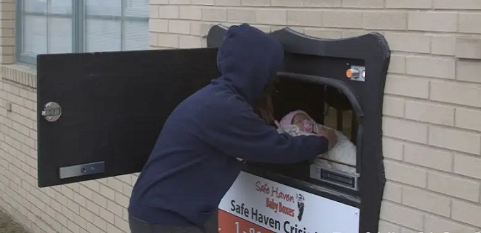 Salvan a bebé del abandono gracias a «caja de seguridad» instalada por providas en EEUU