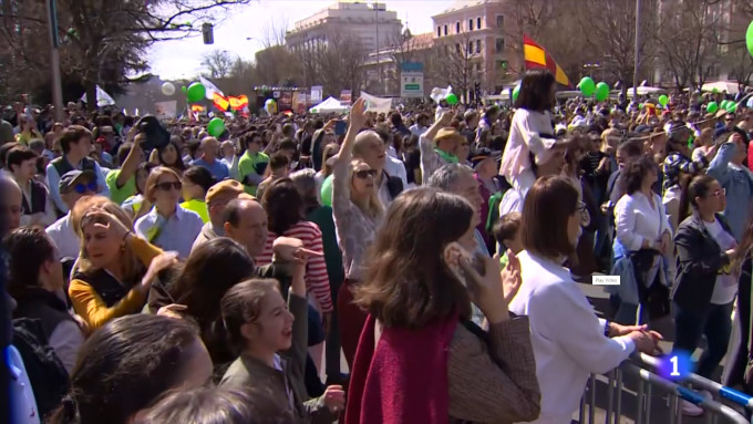 Multitudinaria manifestacin en Madrid a favor de la vida y contra el aborto