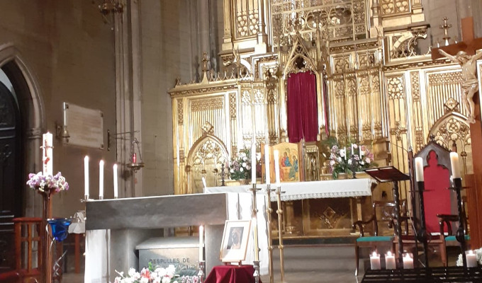 El Templo Expiatorio del Sagrado Corazn de Jess en Gerona cuenta con una capilla de adoracin perpetua