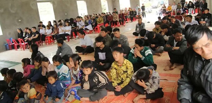 Los católicos de Vietnam luchan por practicar su fe