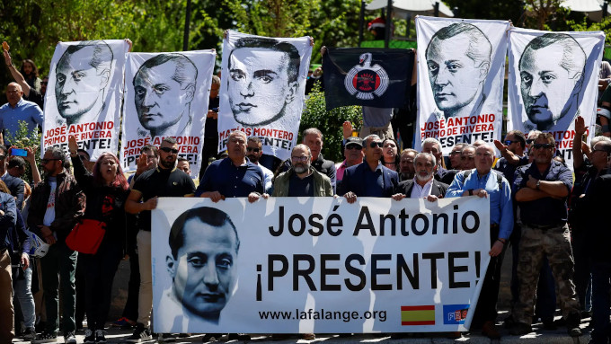 Los restos de Jos Antonio Primo de Rivera ya descansan en el cementerio madrileo de San Isidro