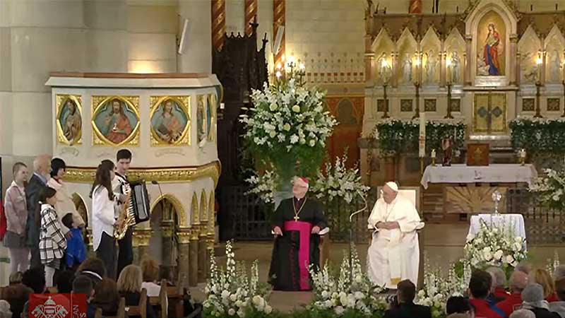 Francisco: Necesitamos una Iglesia que hable con fluidez el lenguaje de la caridad