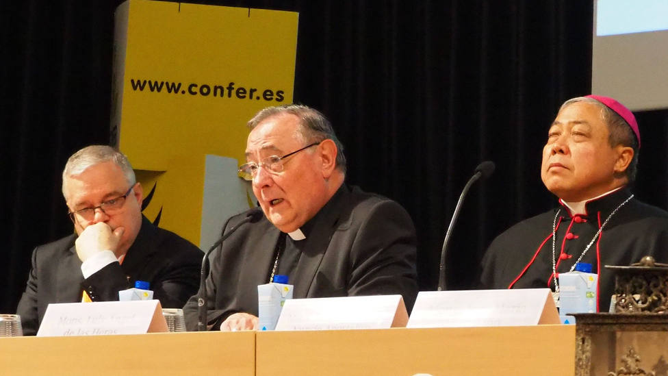 Mons. De Las Heras pide a los religiosos no hacer una lectura catastrofista de la historia presente