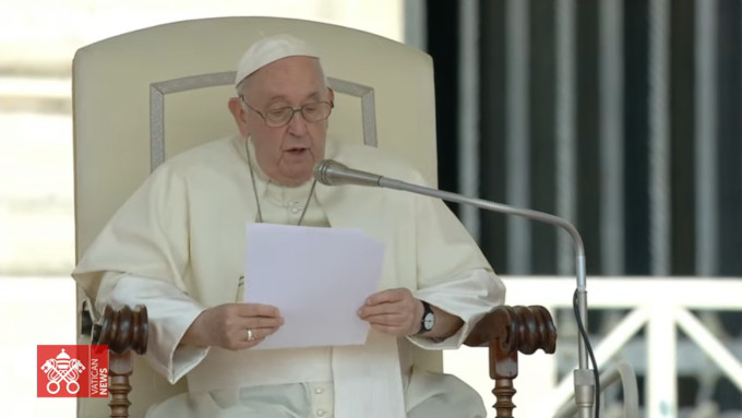 Francisco: «Sentimos la necesidad de un pacto educativo capaz de unir a las familias, a la escuela y a la sociedad»